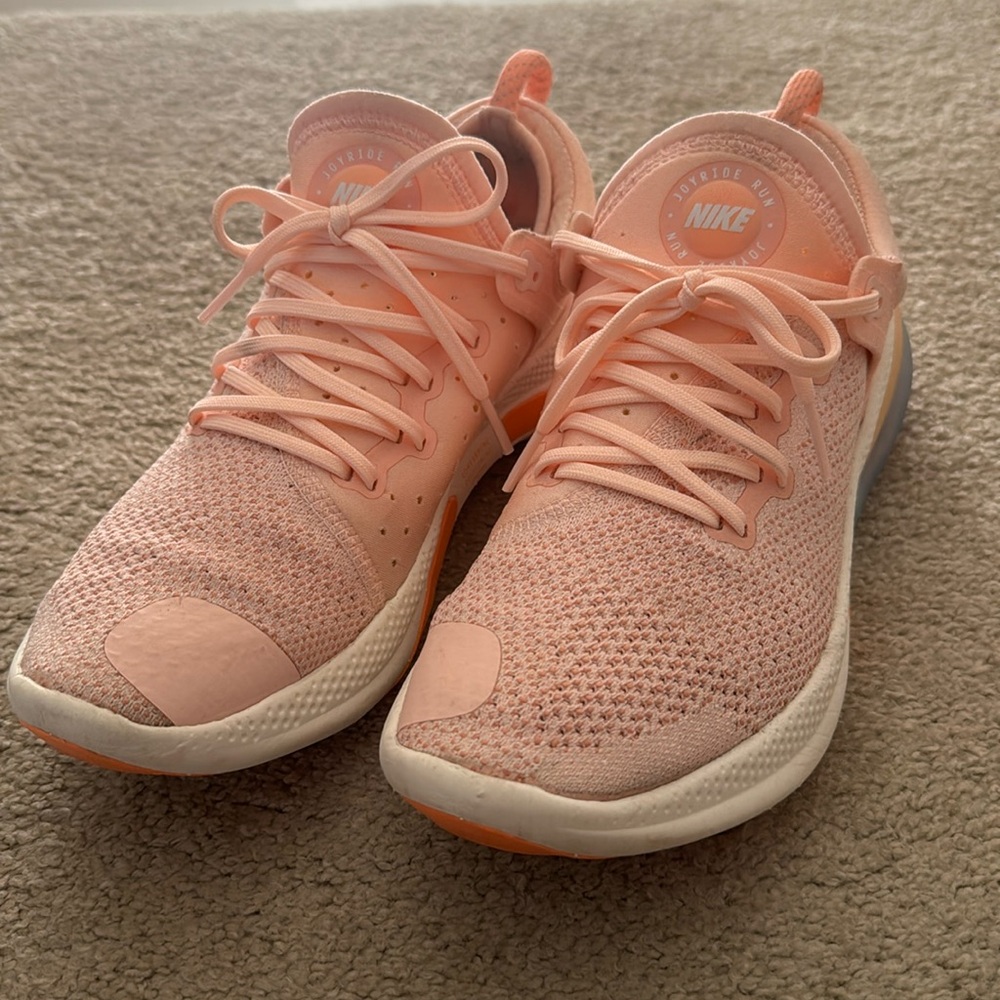 Nike Joyride Run Flyknit Womens 9.5 Peach